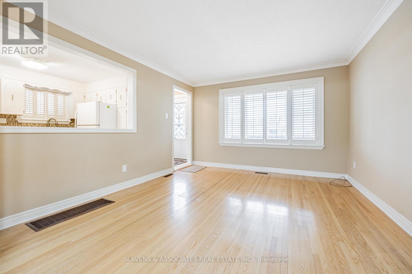 Photo 2 of Main Flr 159 Spalding Road, Toronto ON