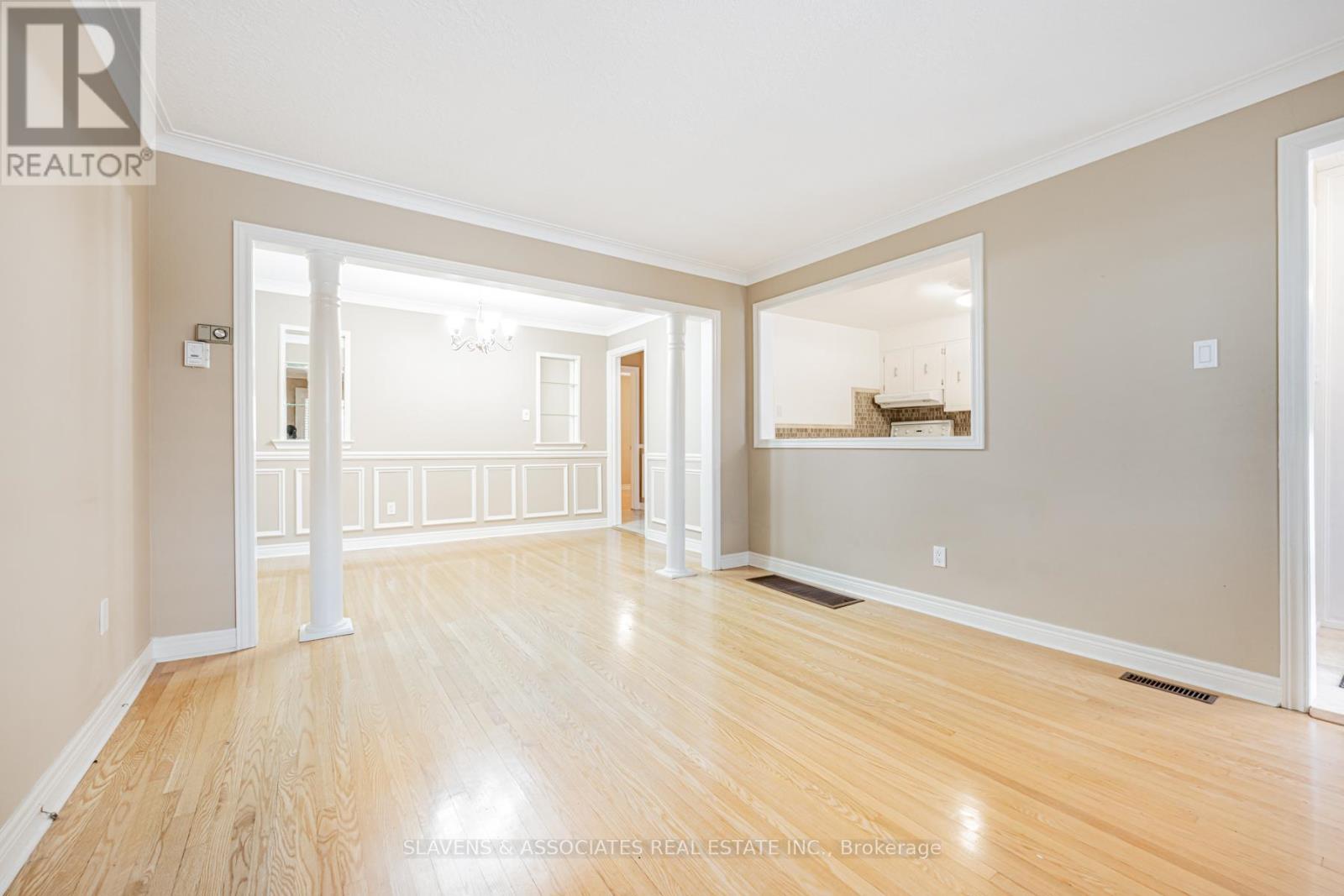 Photo 15 of Main Flr 159 Spalding Road, Toronto ON