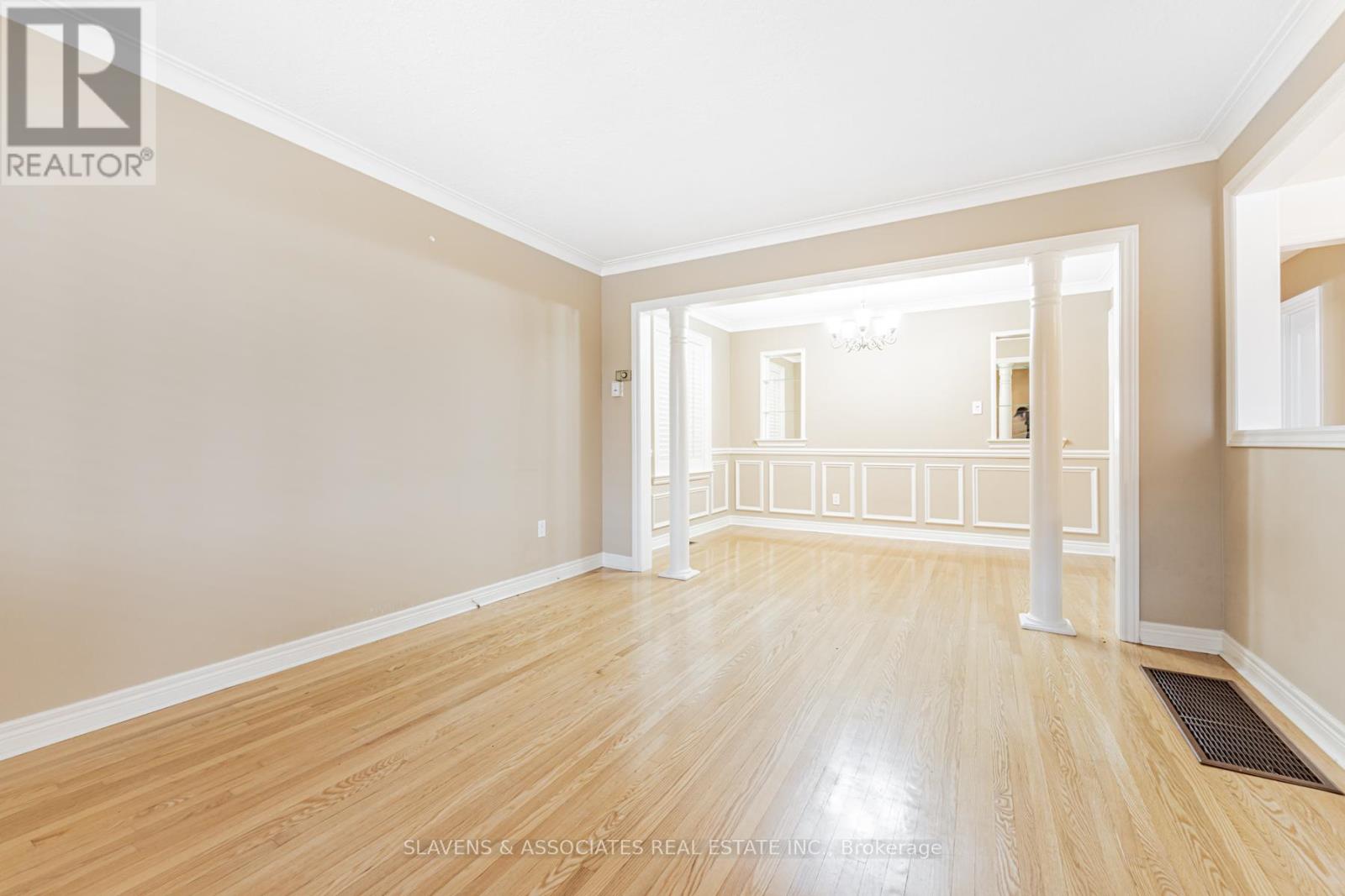 Photo 10 of Main Flr 159 Spalding Road, Toronto ON