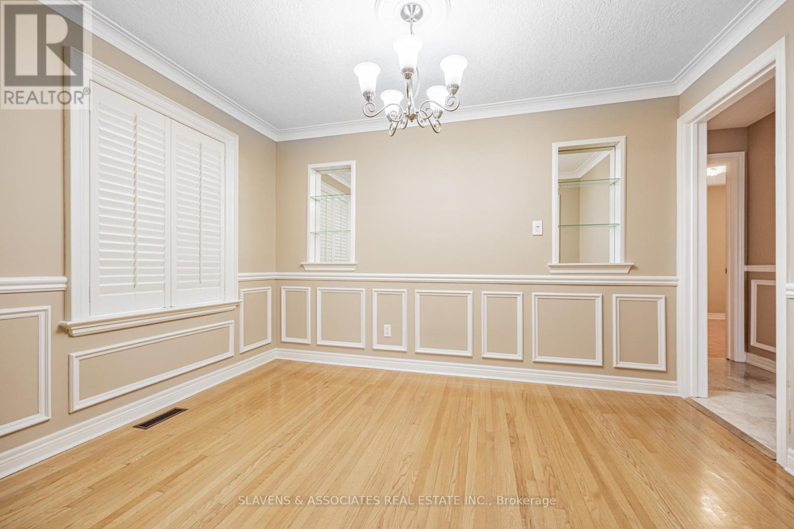 Photo 4 of Main Flr 159 Spalding Road, Toronto ON