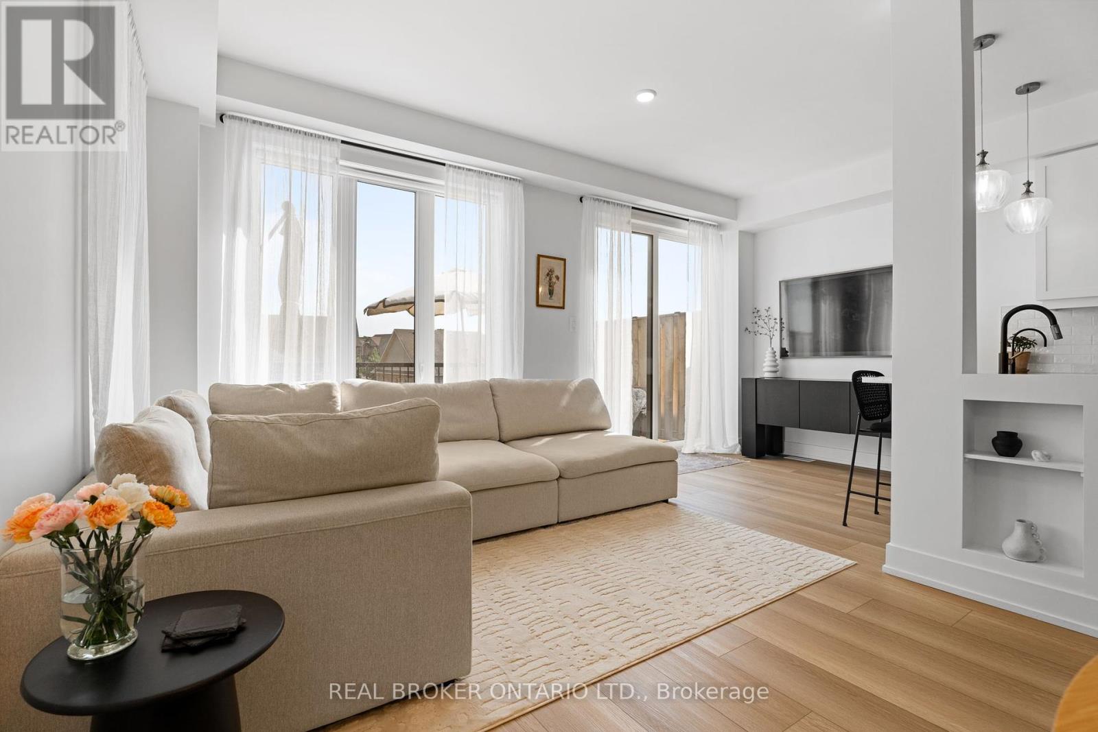 Photo 37 of 22 690 Broadway, Orangeville ON