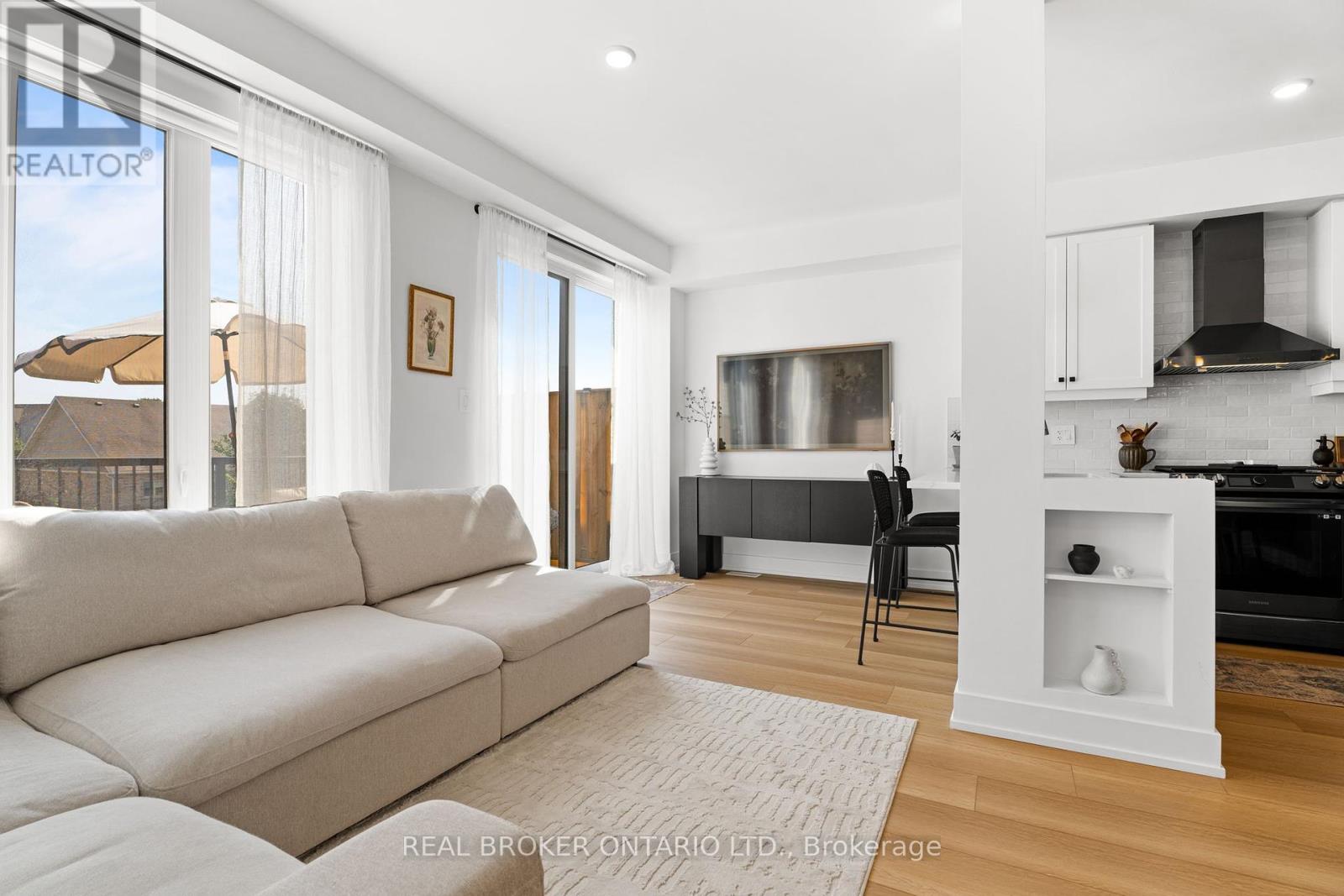 Photo 24 of 22 690 Broadway, Orangeville ON