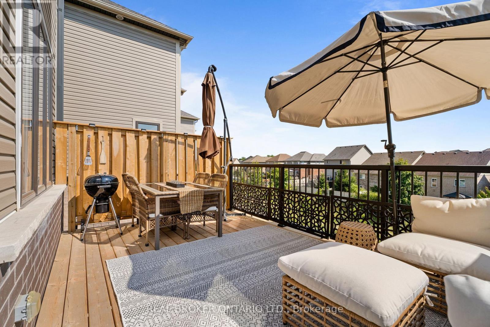 Photo 10 of 22 690 Broadway, Orangeville ON