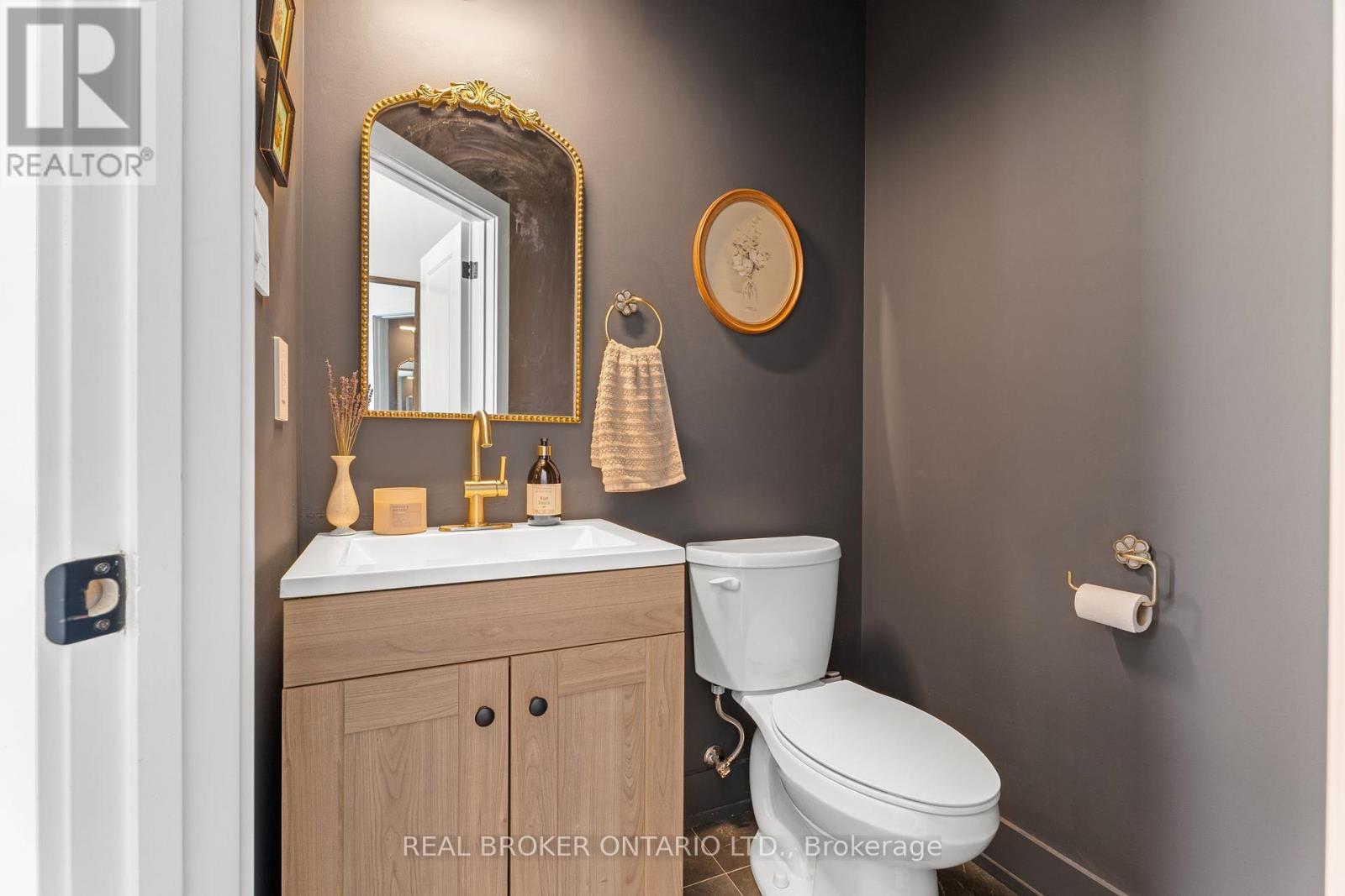 Photo 7 of 22 690 Broadway, Orangeville ON
