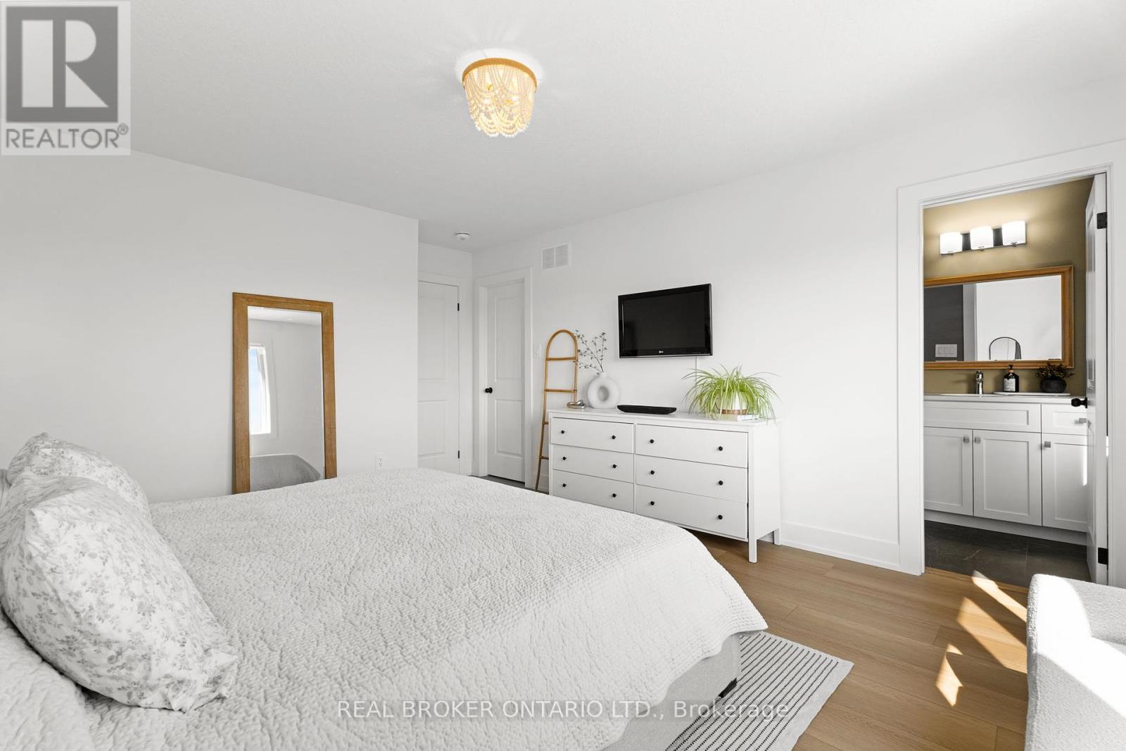 Photo 28 of 22 690 Broadway, Orangeville ON