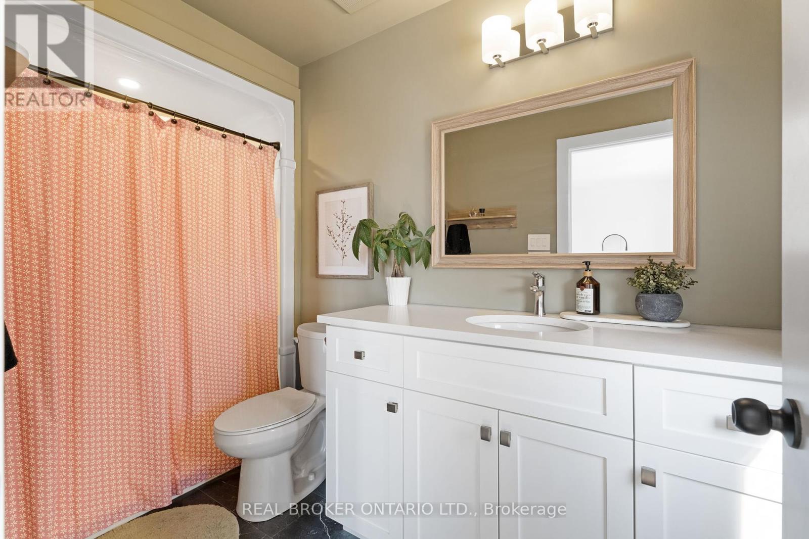 Photo 11 of 22 690 Broadway, Orangeville ON