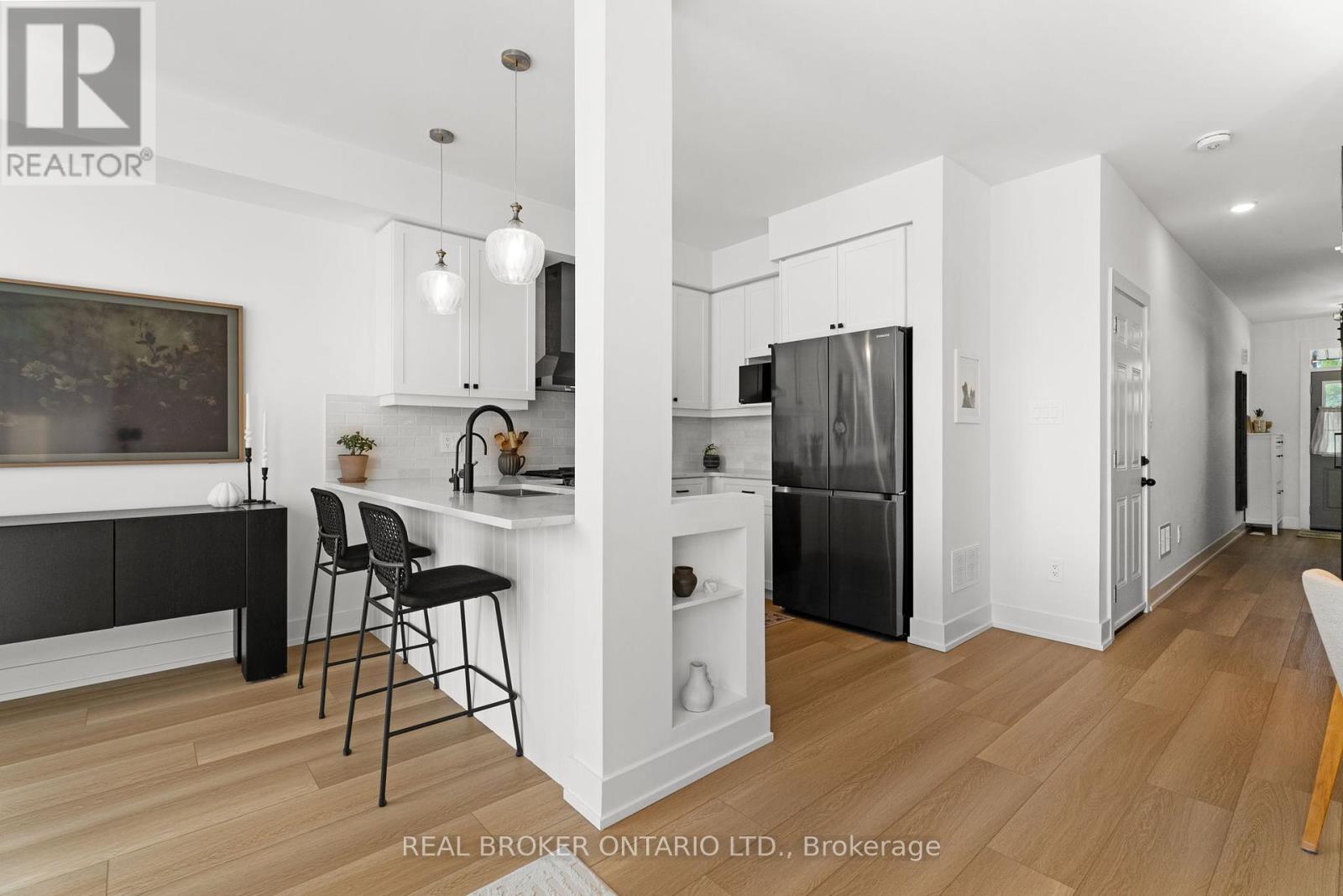 Photo 15 of 22 690 Broadway, Orangeville ON