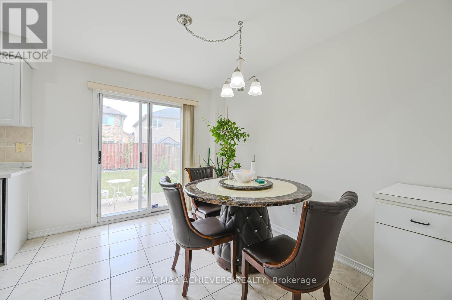 Photo 18 of 21 Riverplace Crescent, Brampton ON