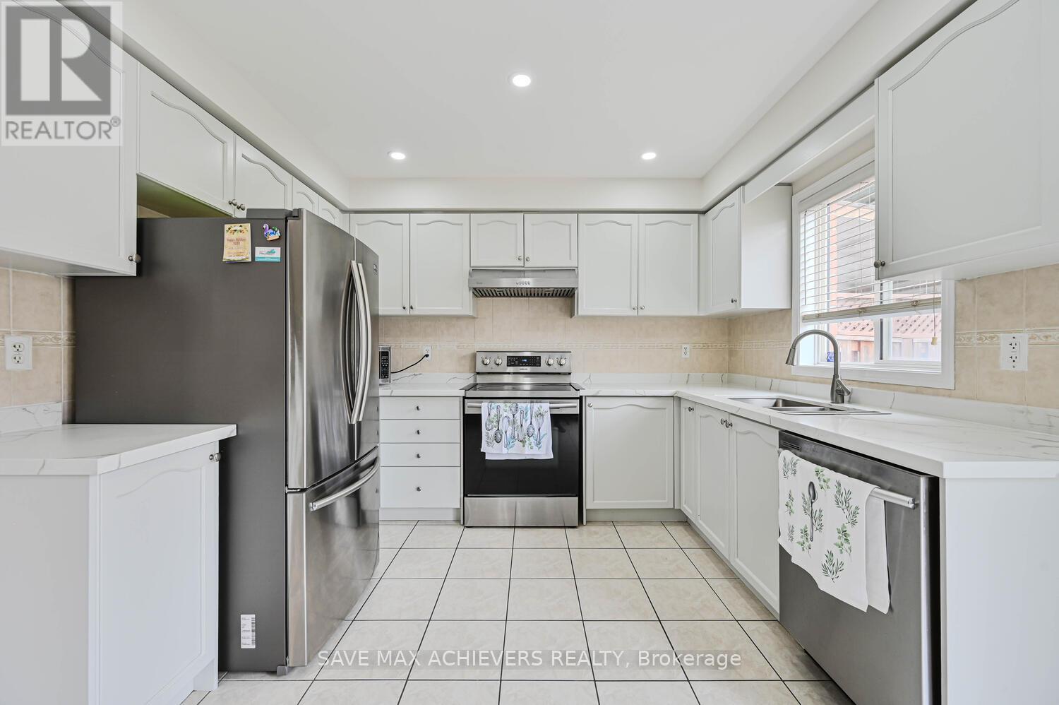 Photo 19 of 21 Riverplace Crescent, Brampton ON