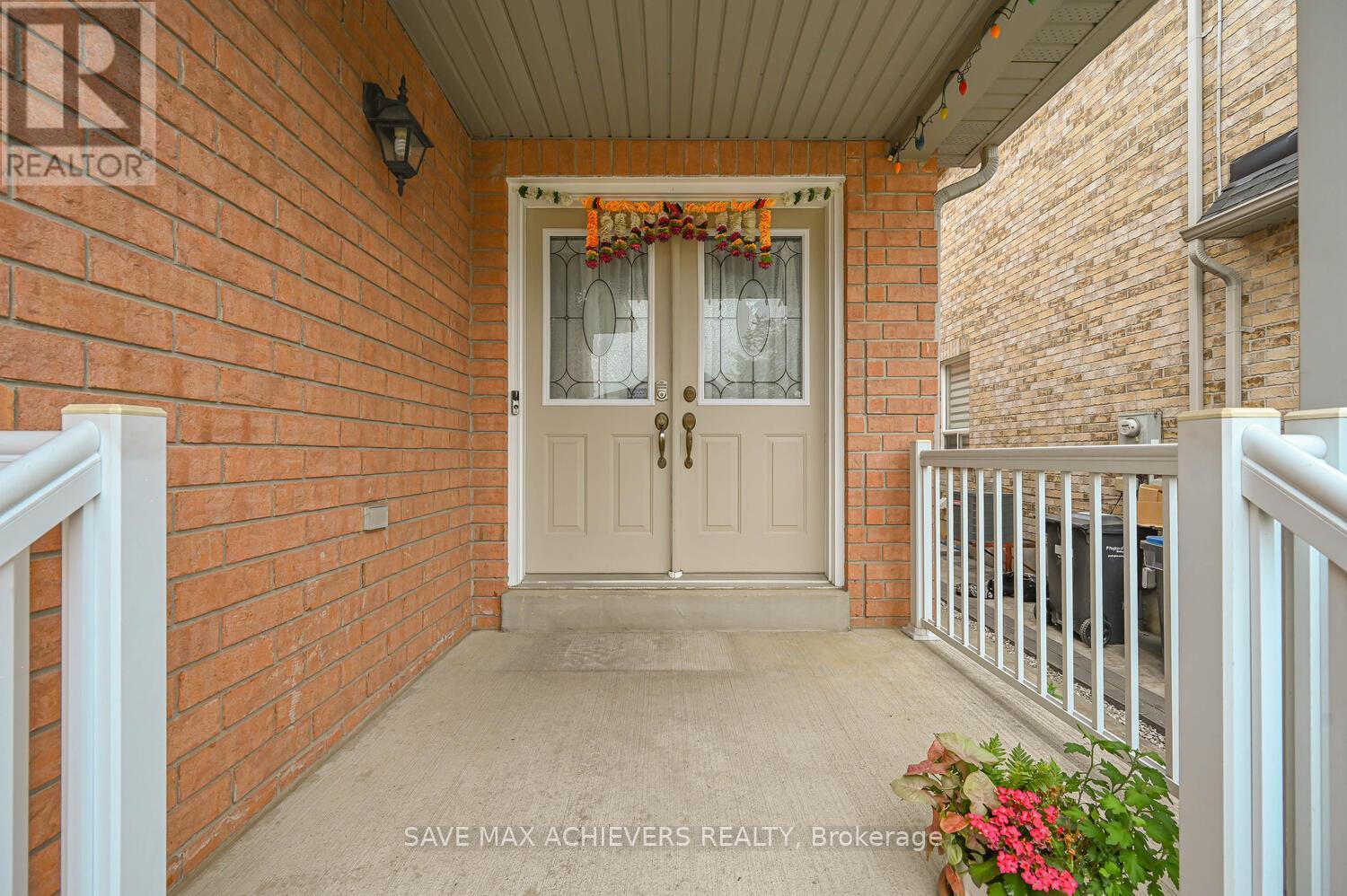Photo 23 of 21 Riverplace Crescent, Brampton ON