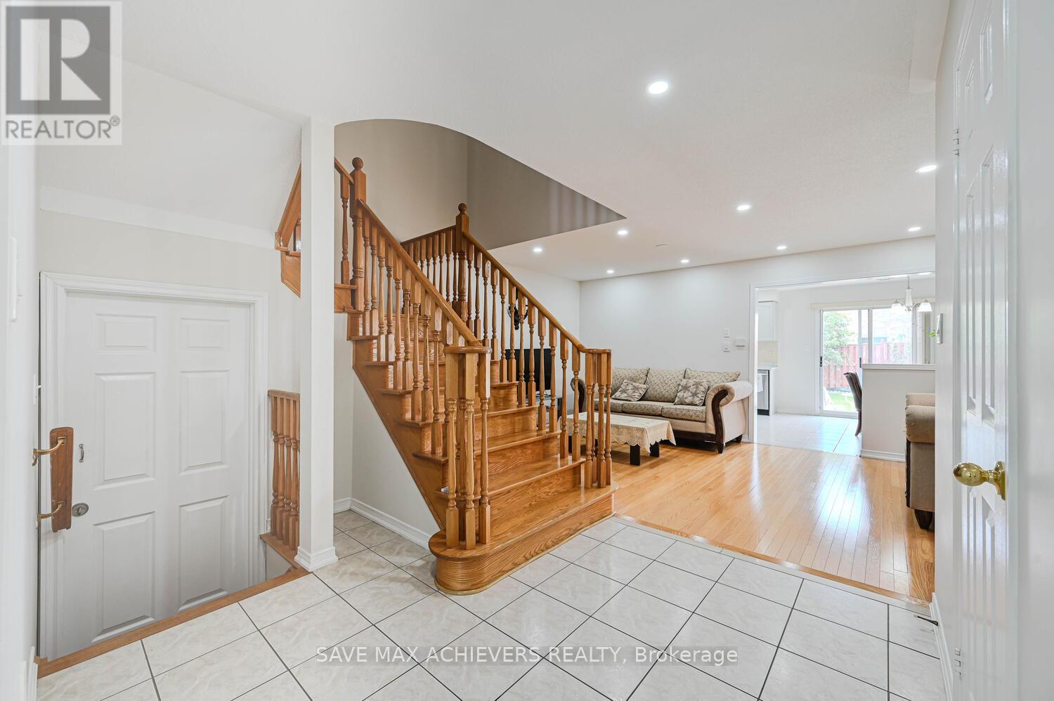 Photo 35 of 21 Riverplace Crescent, Brampton ON