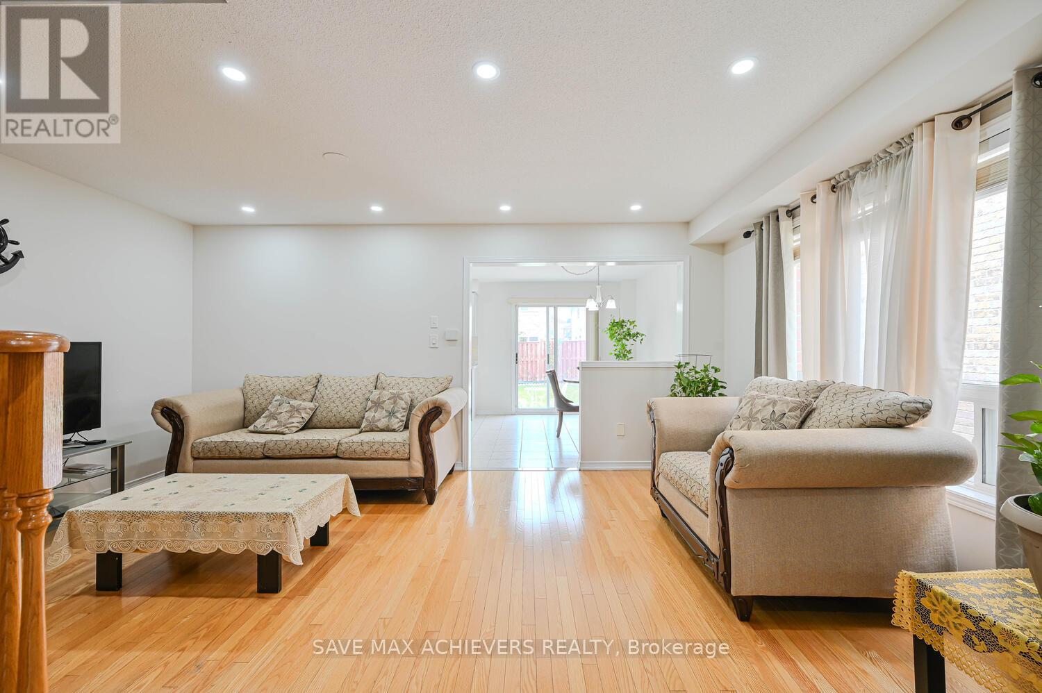 Photo 28 of 21 Riverplace Crescent, Brampton ON