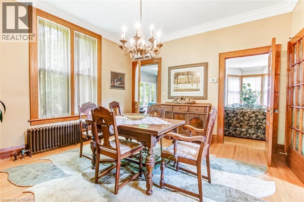 Photo 31 of 138 St James Street S, Waterford ON