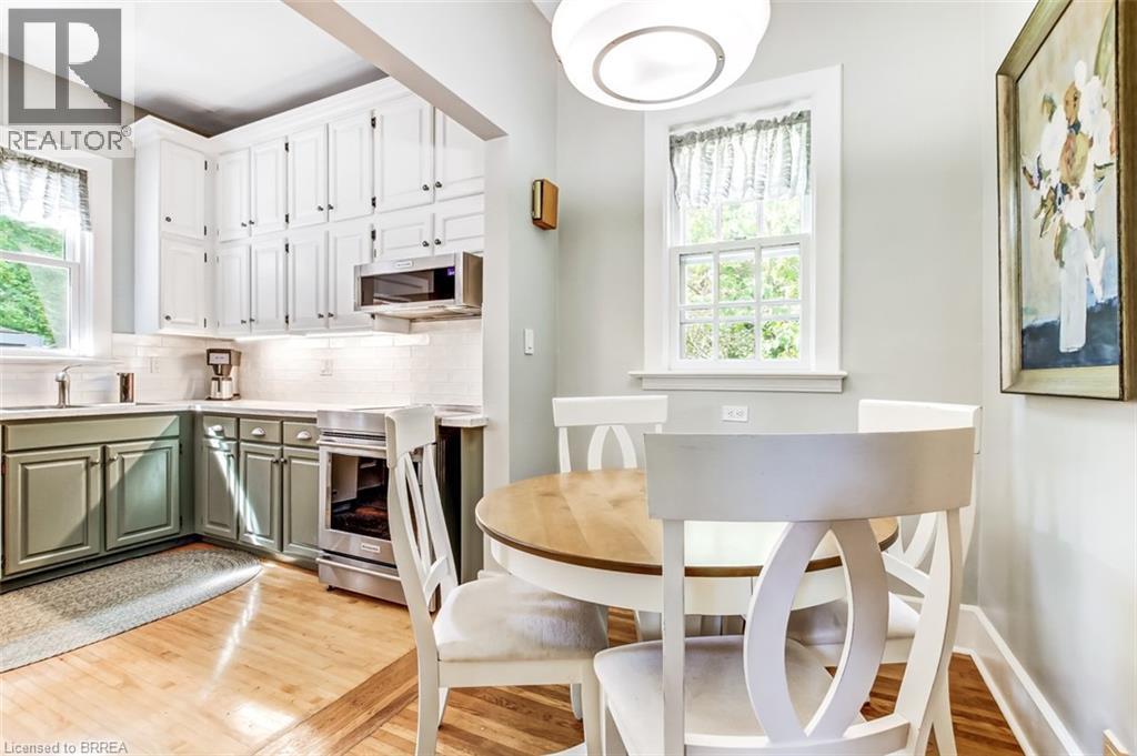 Photo 32 of 138 St James Street S, Waterford ON