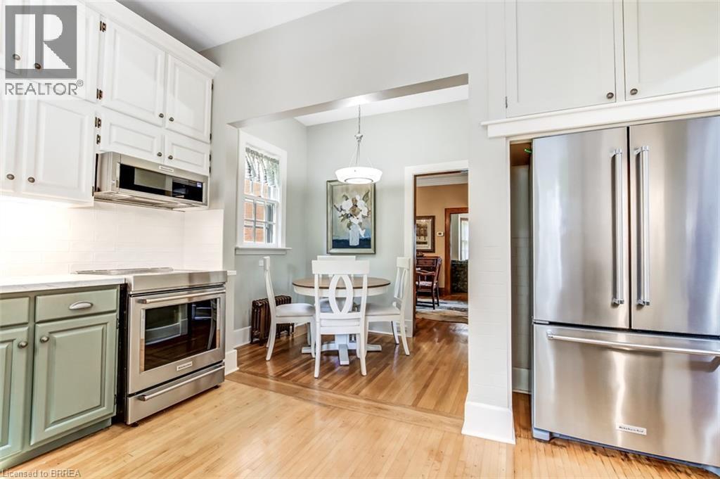 Photo 5 of 138 St James Street S, Waterford ON