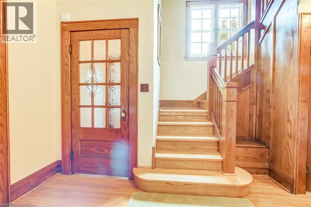 Photo 6 of 138 St James Street S, Waterford ON