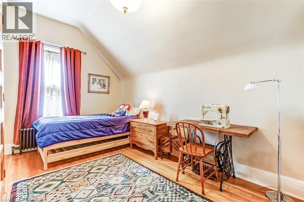 Photo 41 of 138 St James Street S, Waterford ON