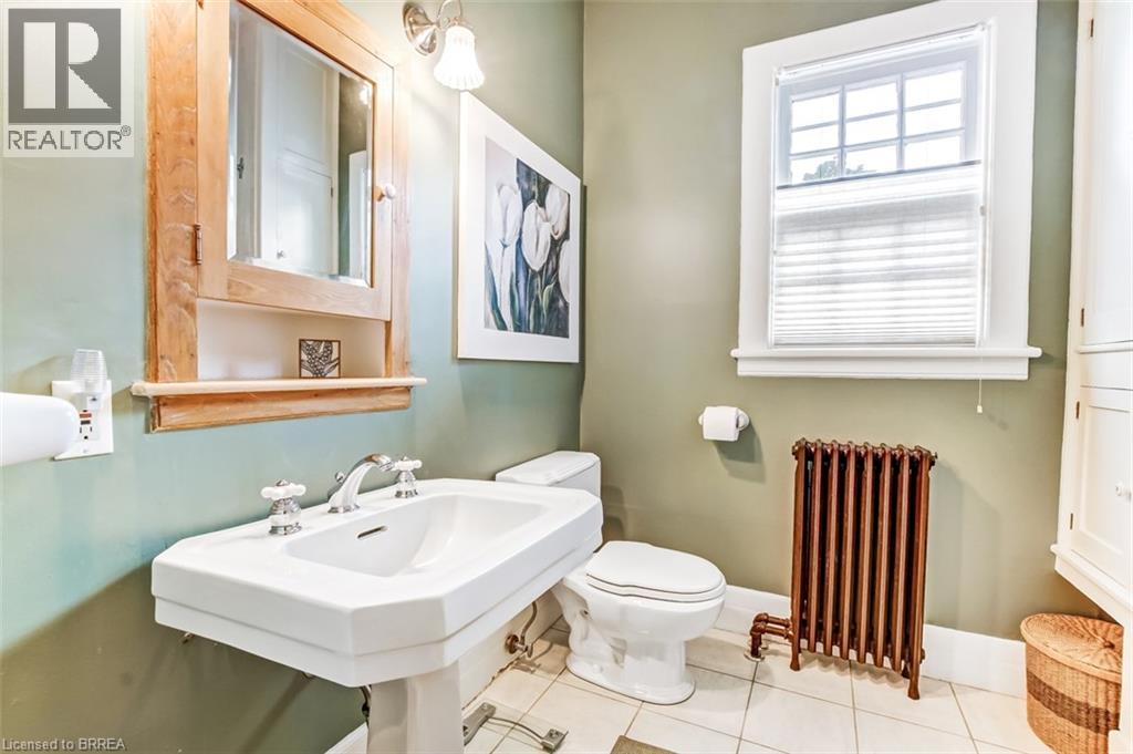 Photo 2 of 138 St James Street S, Waterford ON