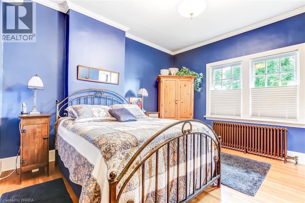 Photo 39 of 138 St James Street S, Waterford ON