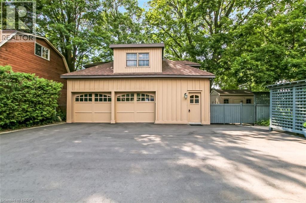 Photo 16 of 138 St James Street S, Waterford ON