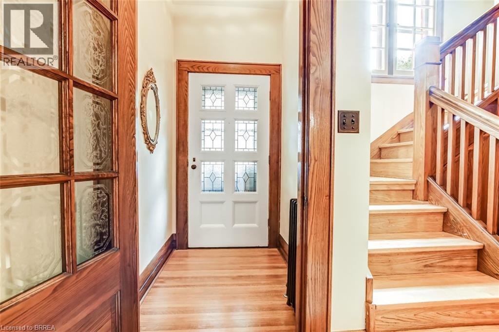 Photo 12 of 138 St James Street S, Waterford ON