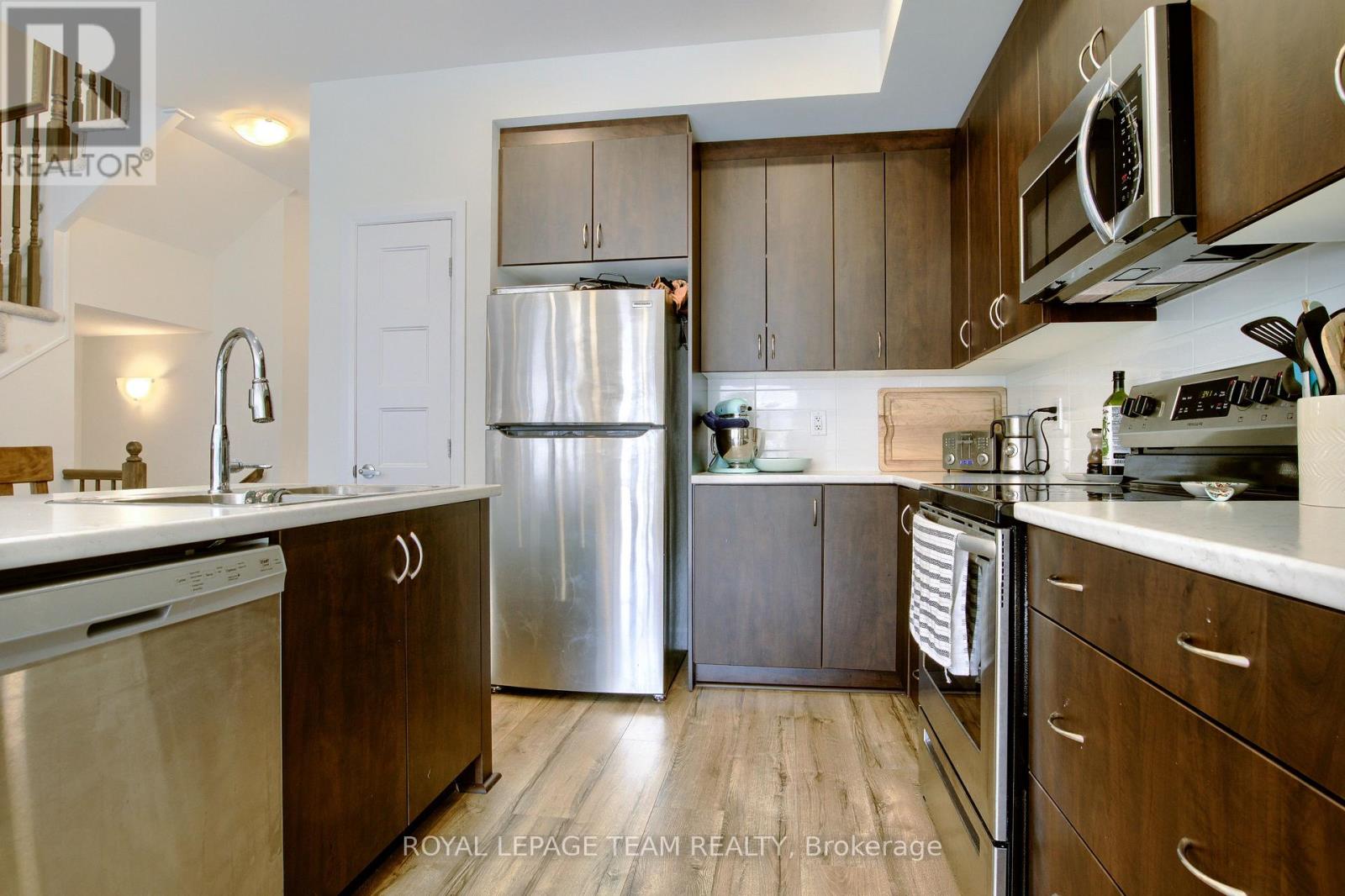 Photo 6 of 108 Maynooth Court, Ottawa ON