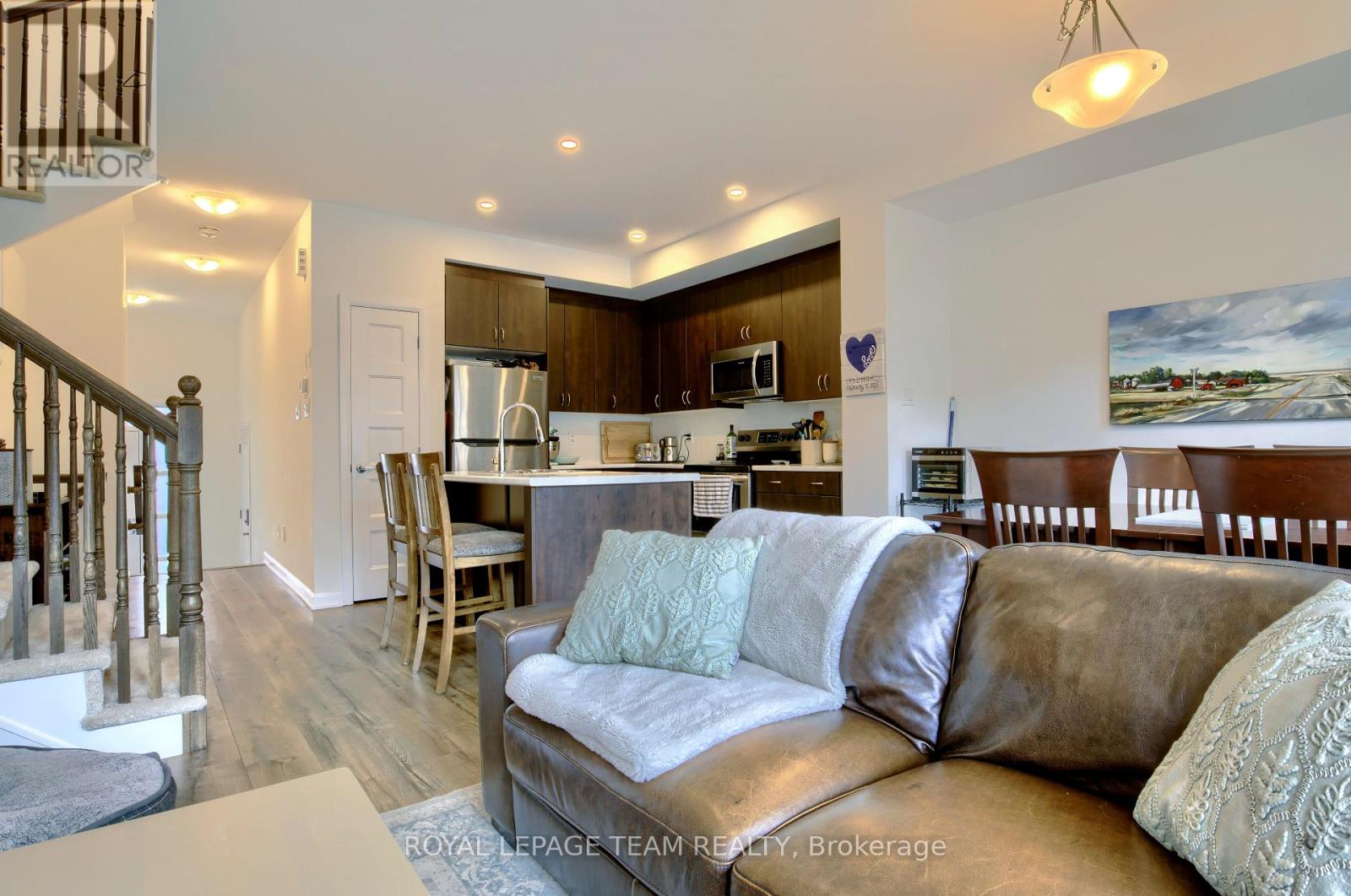 Photo 9 of 108 Maynooth Court, Ottawa ON