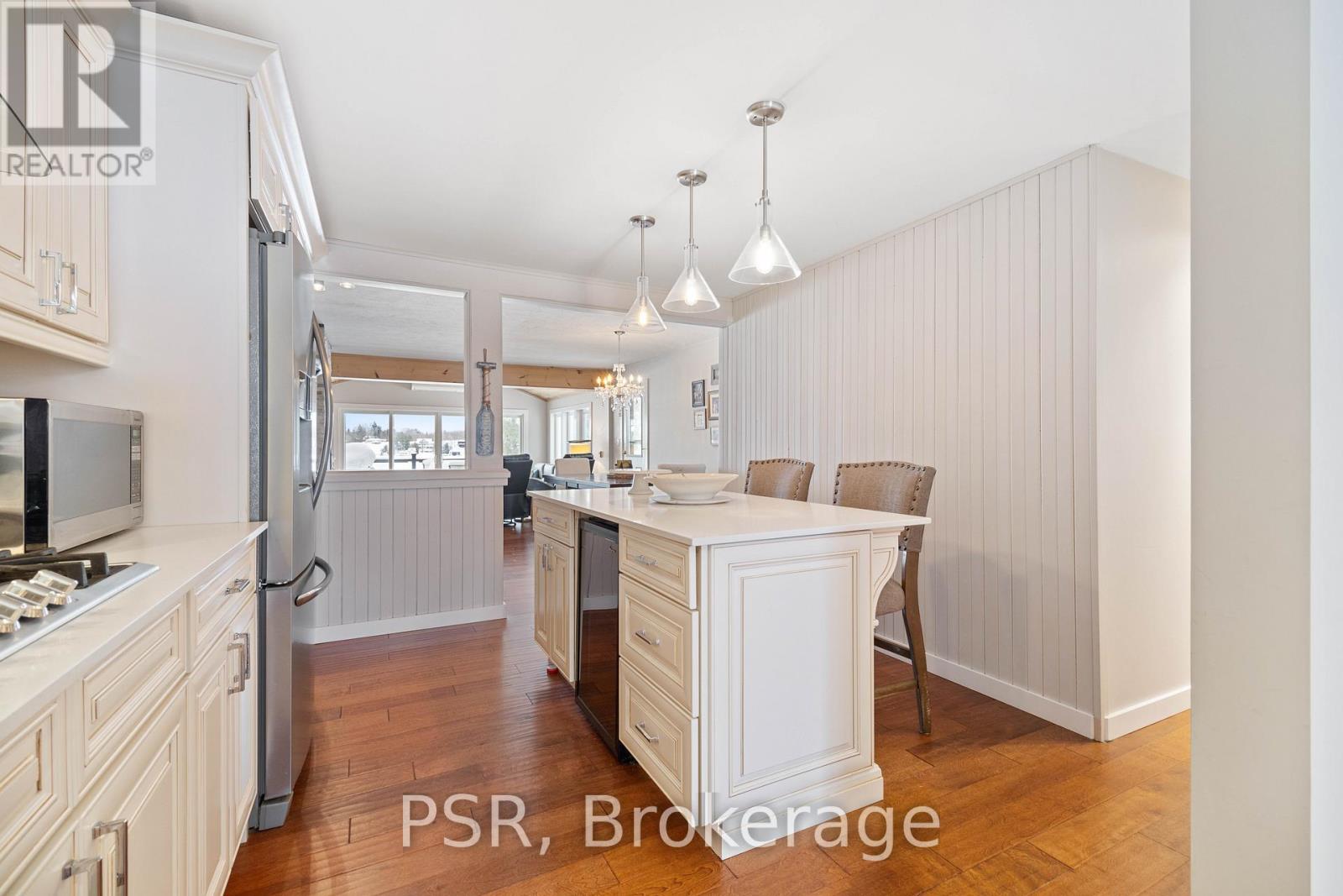 Photo 12 of 1166 Parkers Point Road, Gravenhurst ON