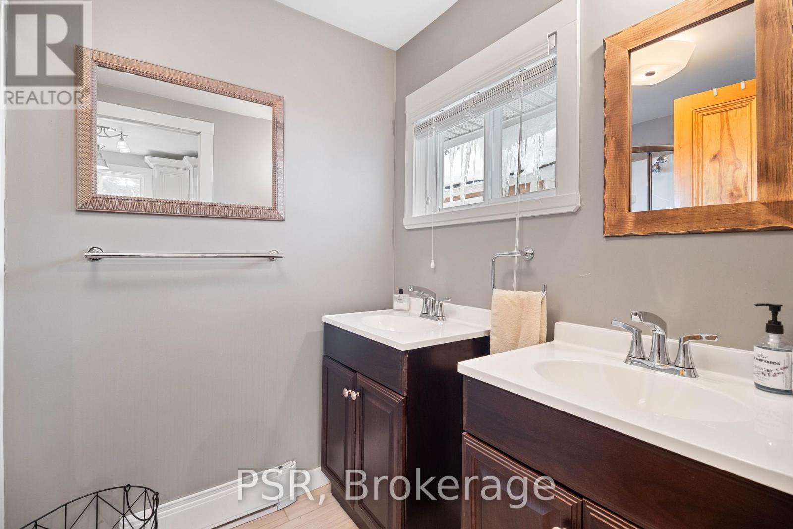 Photo 25 of 1166 Parkers Point Road, Gravenhurst ON