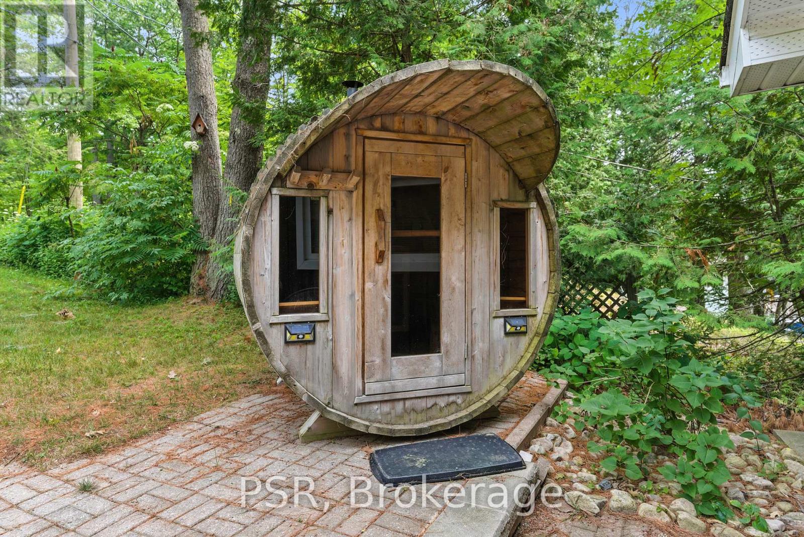 Photo 35 of 1166 Parkers Point Road, Gravenhurst ON