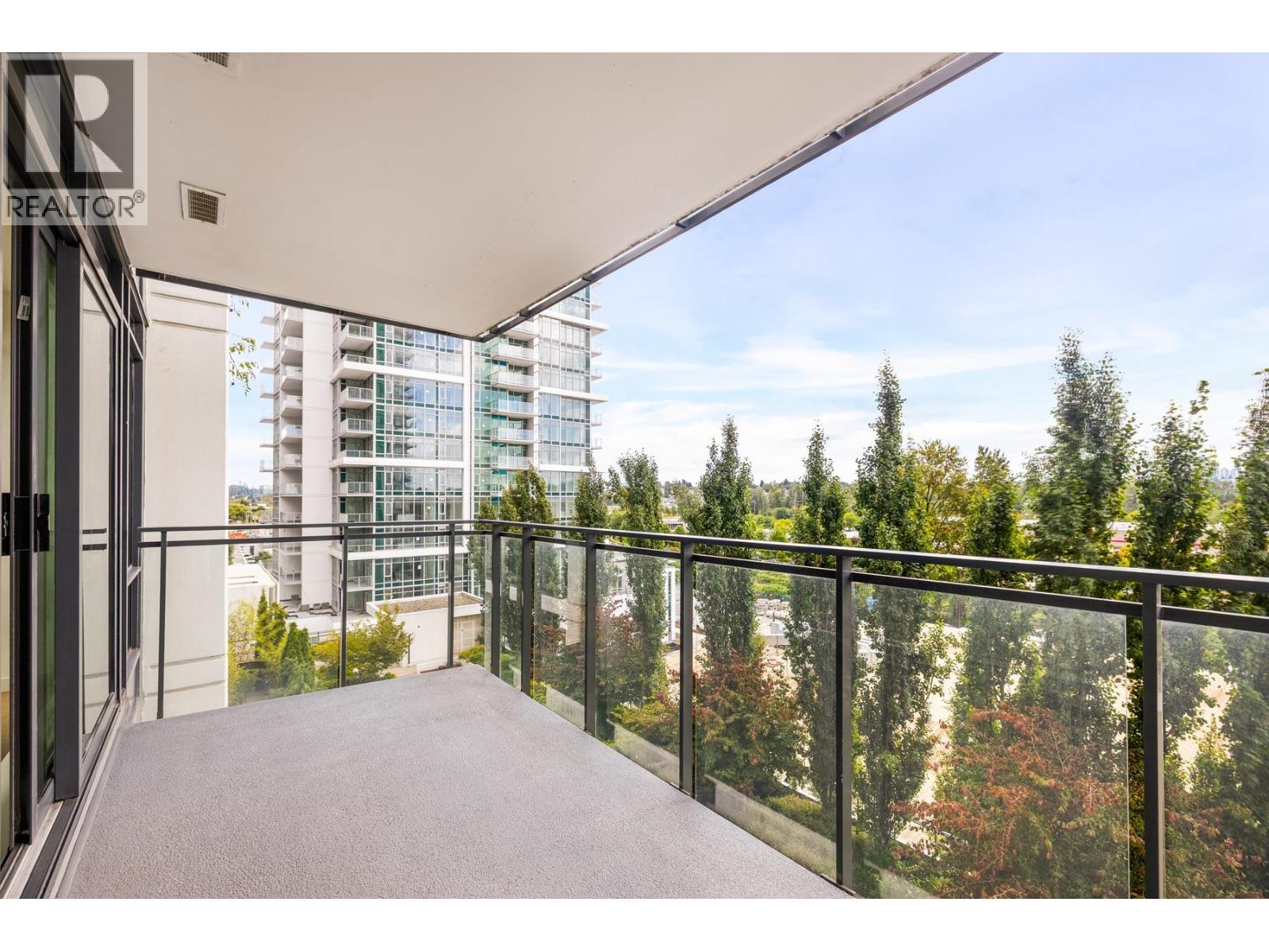 Photo 12 of 705 2378 Alpha Avenue, Burnaby BC