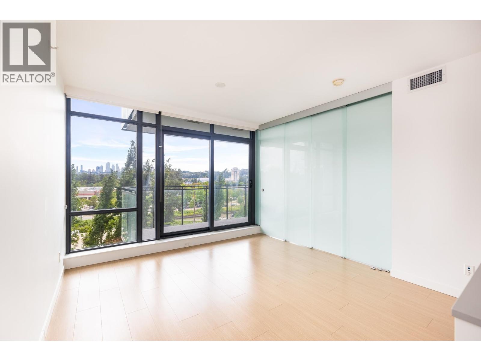 Photo 8 of 705 2378 Alpha Avenue, Burnaby BC