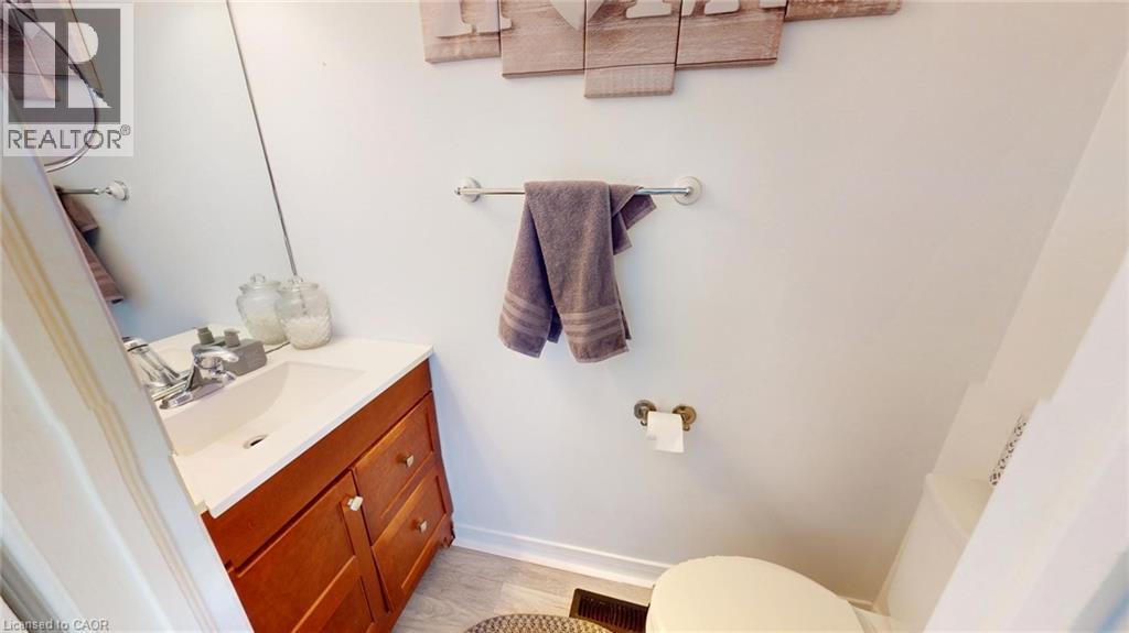 Photo 11 of 119 Spring Road Unit 3, Georgina ON