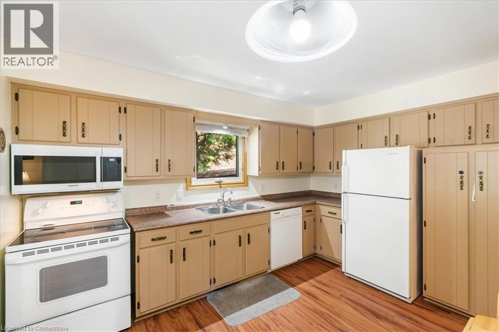 Photo 17 of 18 Dixon Drive, Port Dover ON