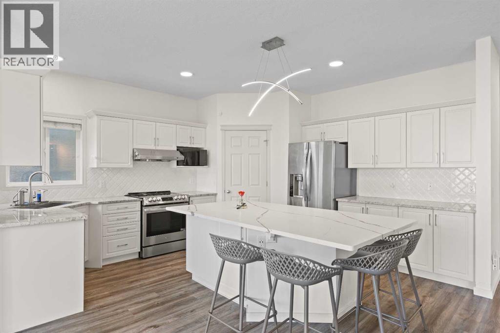 Single Family House for Sale in  Royal Ridge Rise NW Royal Oak Calgary 
