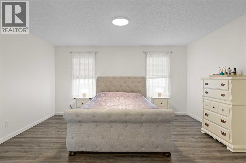 Single Family House for Sale in  Royal Ridge Rise NW Royal Oak Calgary 