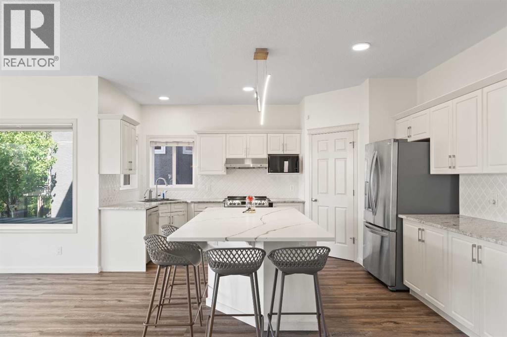 Single Family House for Sale in  Royal Ridge Rise NW Royal Oak Calgary 