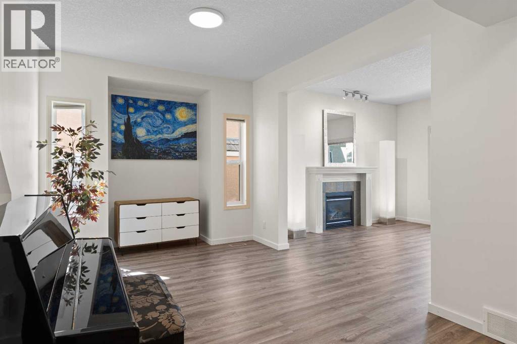 Single Family House for Sale in  Royal Ridge Rise NW Royal Oak Calgary 