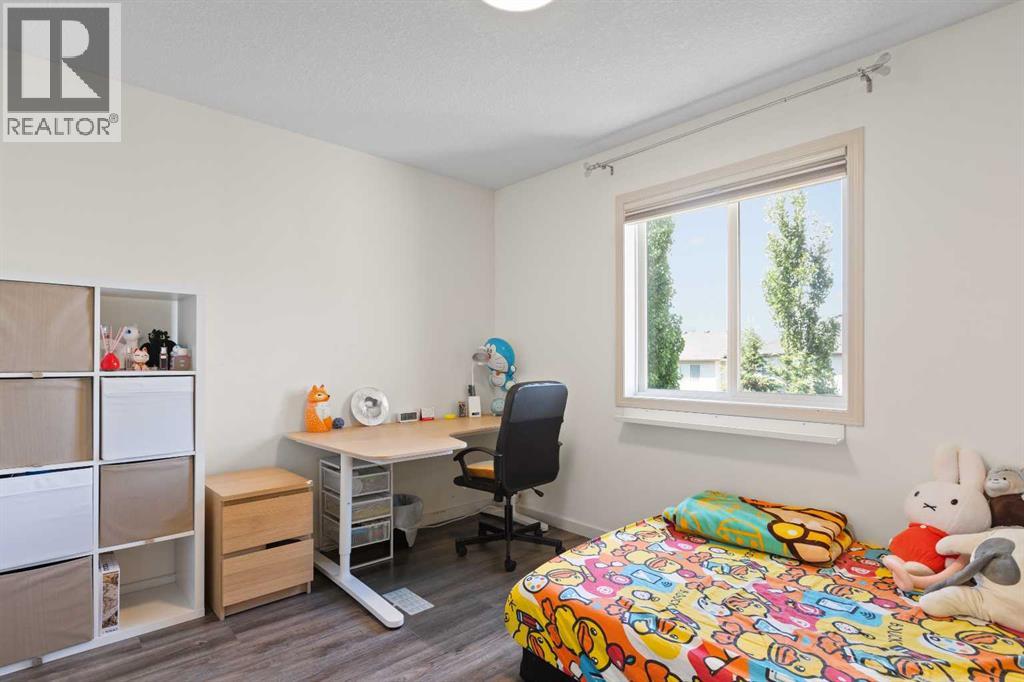 Single Family House for Sale in  Royal Ridge Rise NW Royal Oak Calgary 
