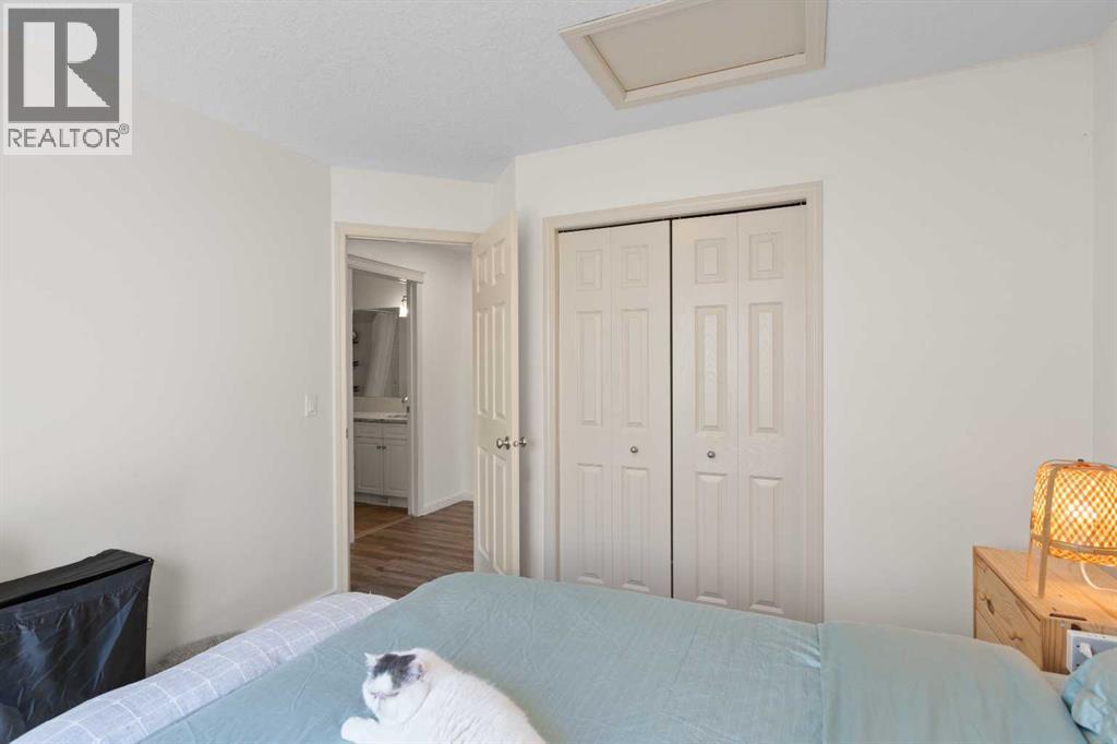 Single Family House for Sale in  Royal Ridge Rise NW Royal Oak Calgary 