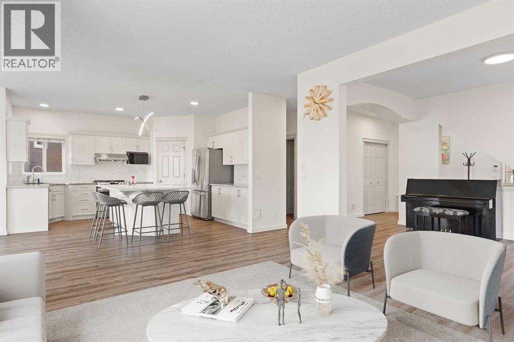 Single Family House for Sale in  Royal Ridge Rise NW Royal Oak Calgary 