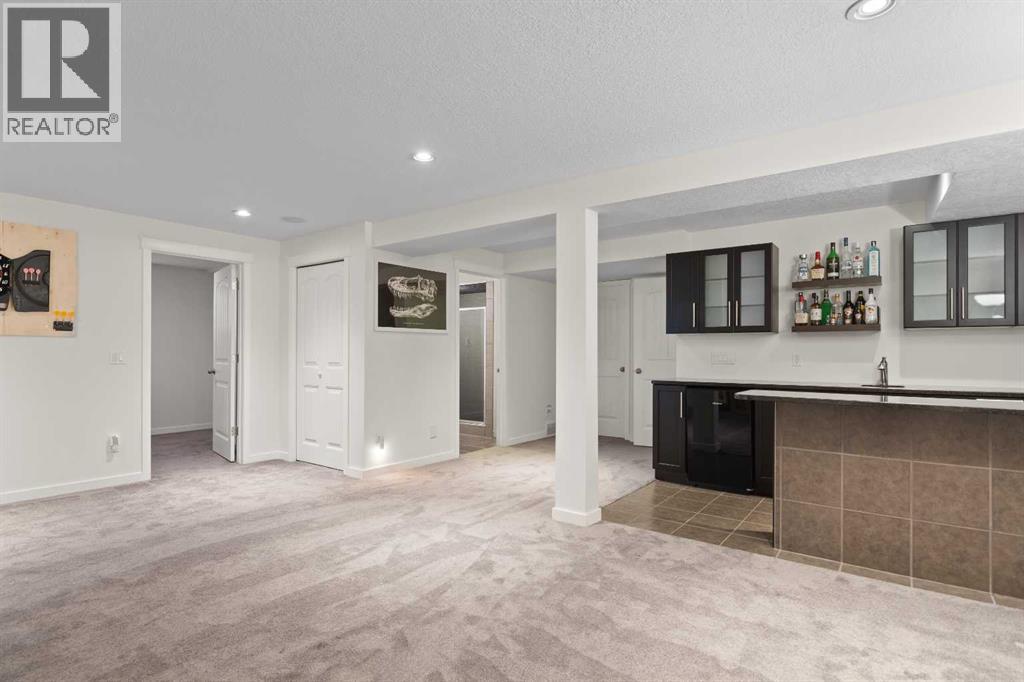 Single Family House for Sale in  Royal Ridge Rise NW Royal Oak Calgary 