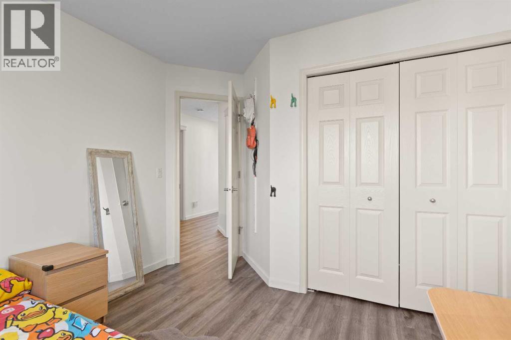 Single Family House for Sale in  Royal Ridge Rise NW Royal Oak Calgary 