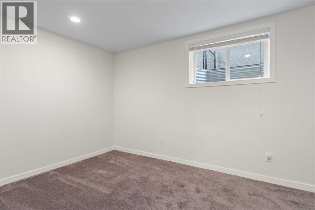 Single Family House for Sale in  Royal Ridge Rise NW Royal Oak Calgary 