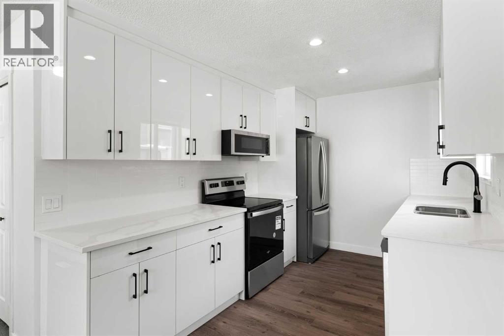 Single Family House Bungalow for Sale in  Abingdon Crescent NE Abbeydale Calgary 