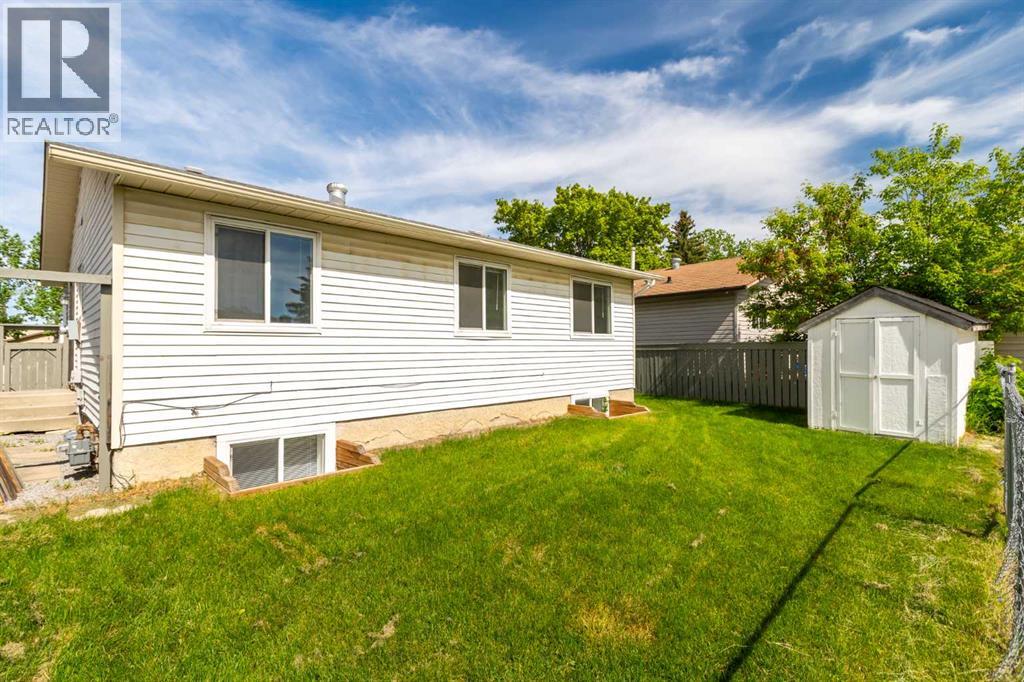 Single Family House Bungalow for Sale in  Abingdon Crescent NE Abbeydale Calgary 