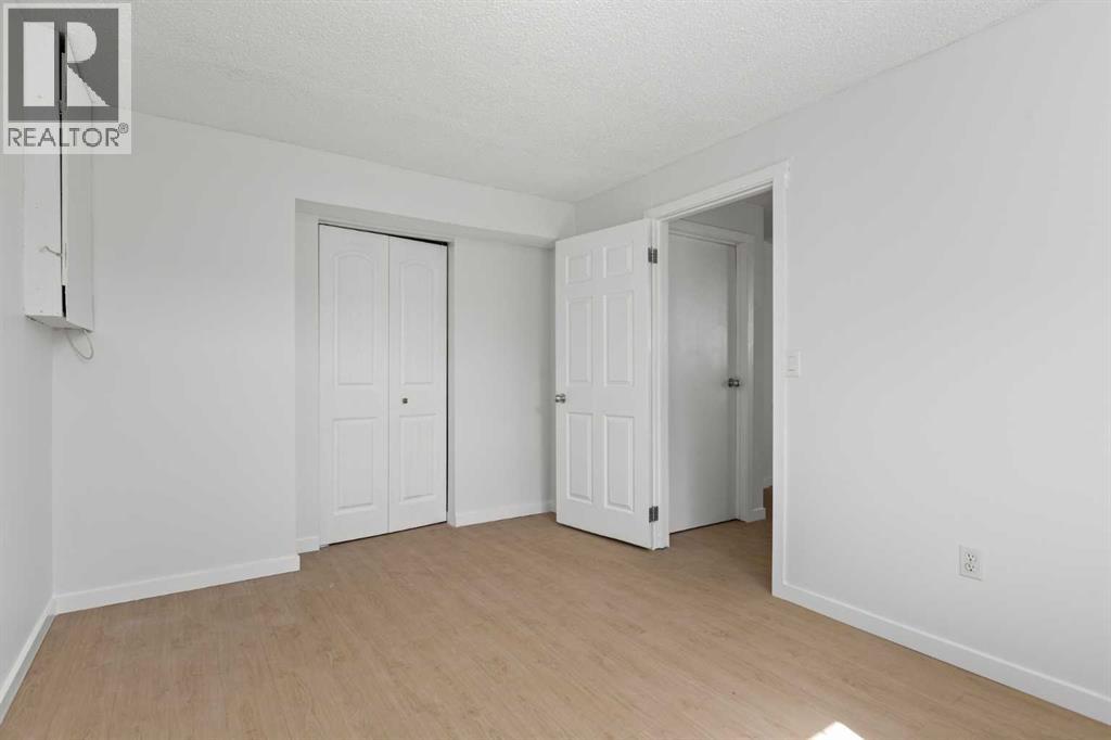 Single Family House Bungalow for Sale in  Abingdon Crescent NE Abbeydale Calgary 