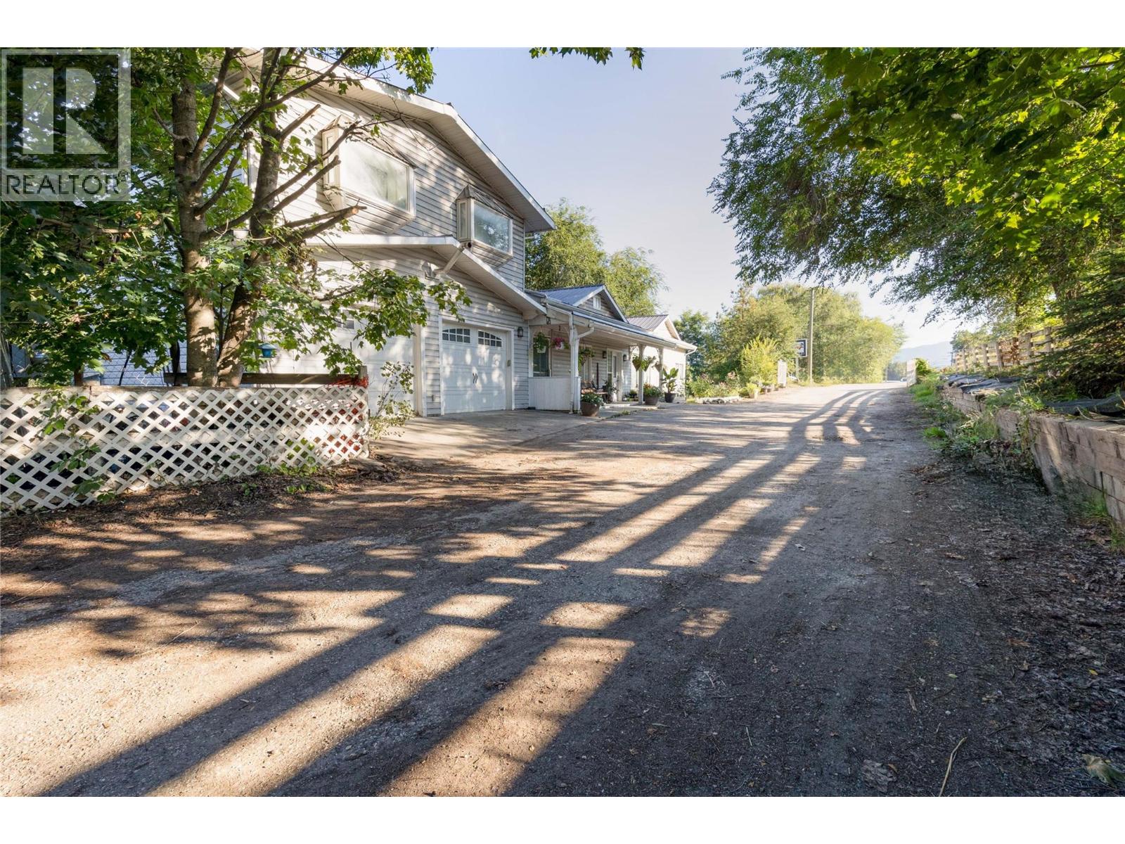Photo 28 of 4350 50 Street Ne, Salmon Arm BC
