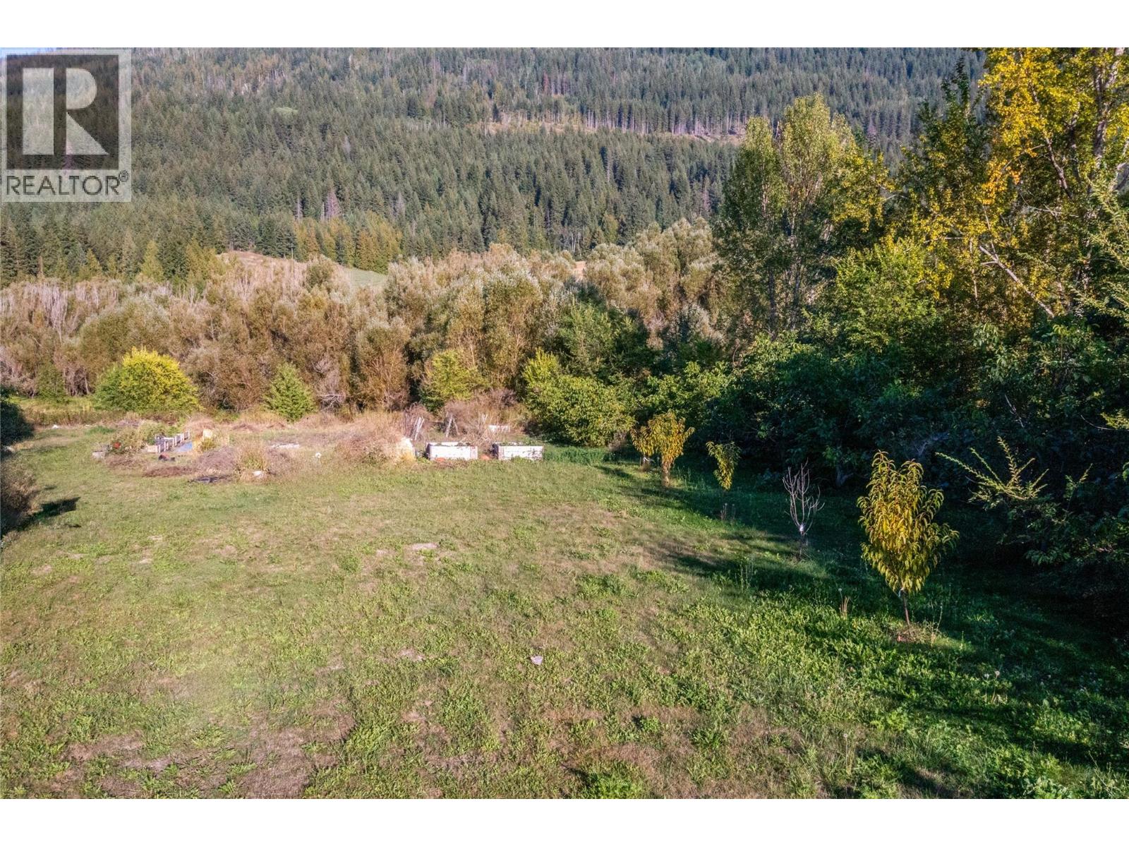 Photo 5 of 4350 50 Street Ne, Salmon Arm BC