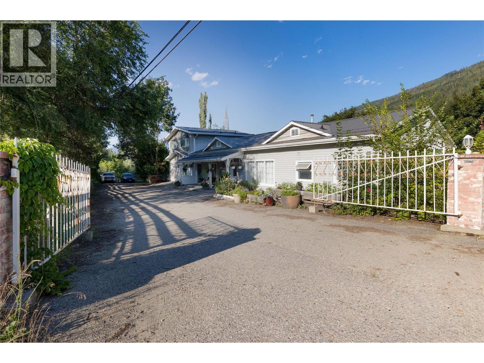 Photo 14 of 4350 50 Street Ne, Salmon Arm BC